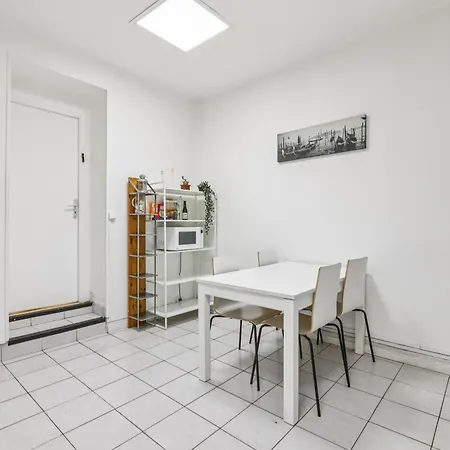 Marais L Center Of L Full Equipped